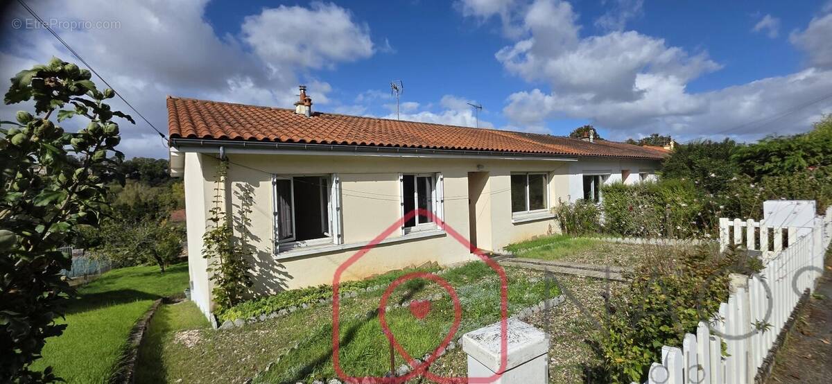 Maison à BUXEROLLES