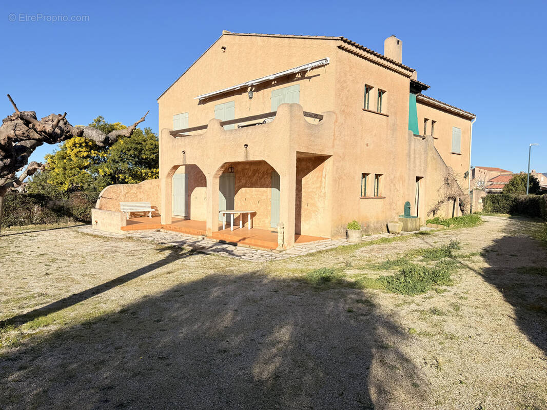 Maison à SIX-FOURS-LES-PLAGES