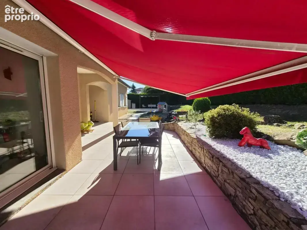 Maison individuelle de plain-pied avec piscine, terrain tout autour – Centre de Roche-la-Molière. DPE C - photo 7