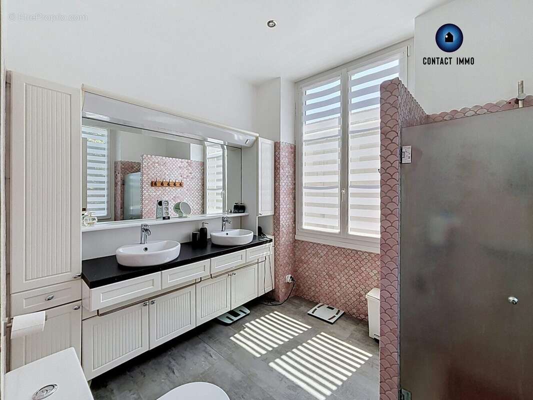 Maison 316 m² à Brive-La-Gaillarde  - photo 8