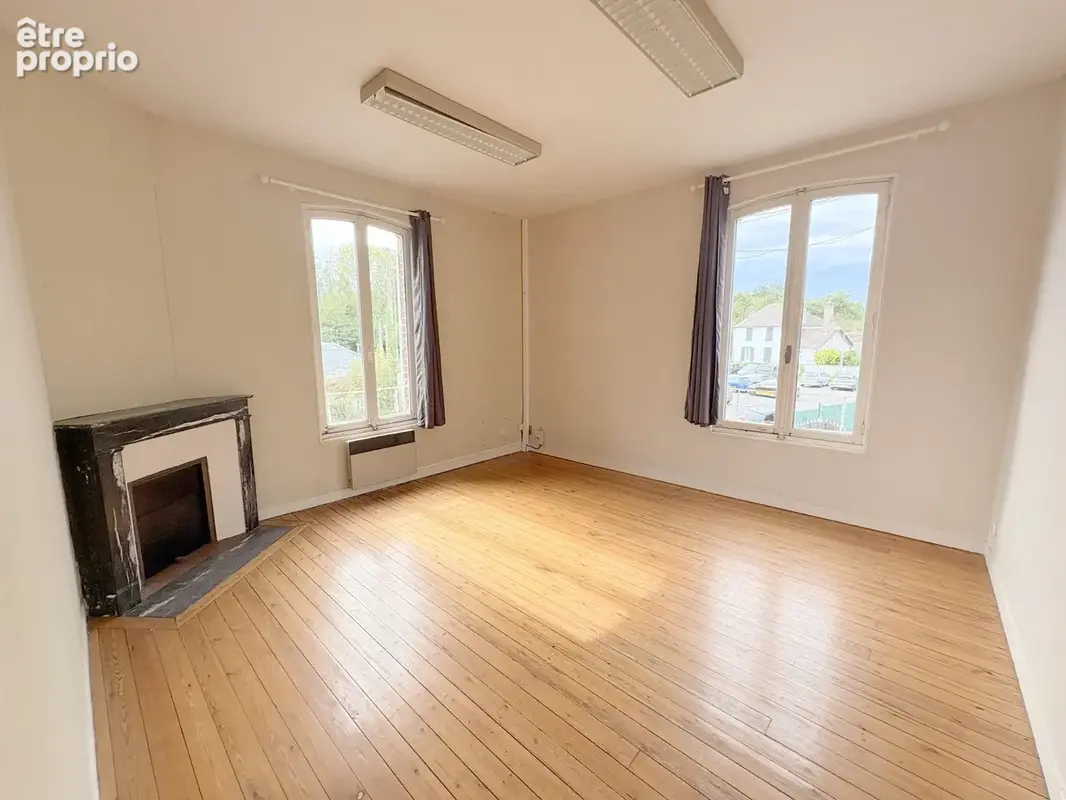 Ancien bâtiment communal à réhabiliter en maison ou plusieurs appartements ! - photo 7