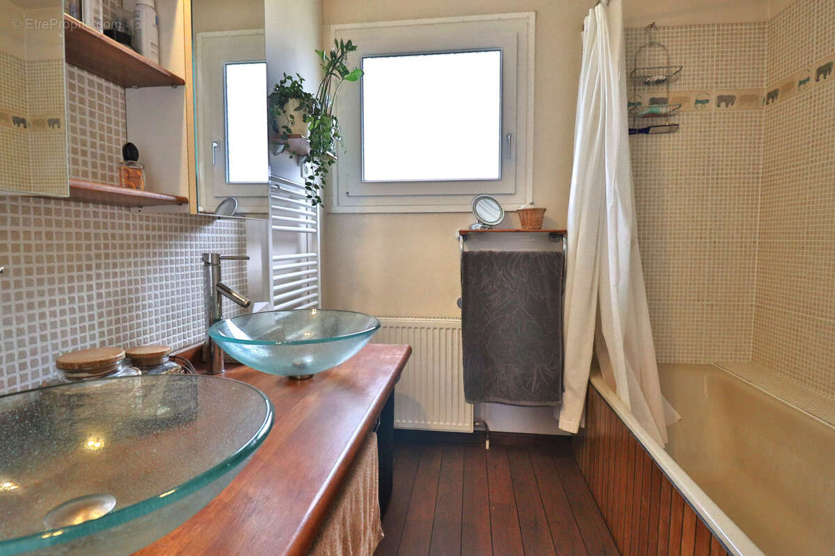 Maison à VILLECHETIF