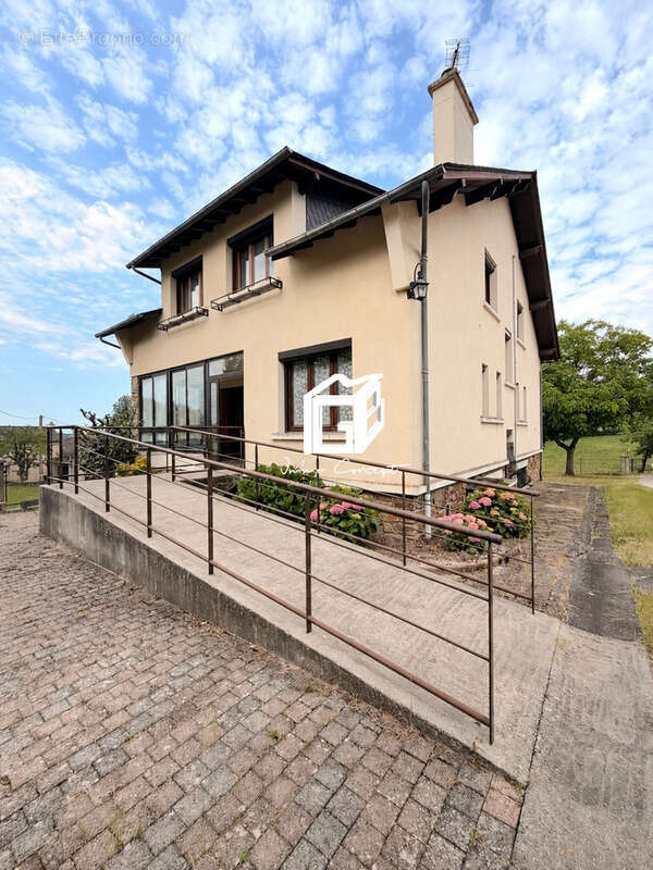 Maison à SAINTE-JULIETTE-SUR-VIAUR