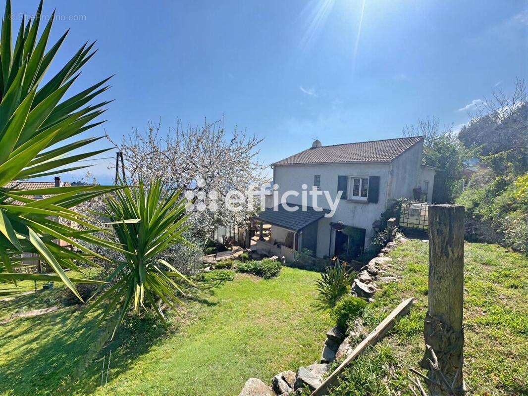 Maison à VELONE-ORNETO