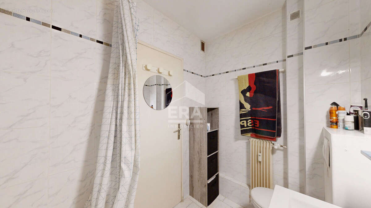 Appartement à SAINT-LAURENT-DU-VAR