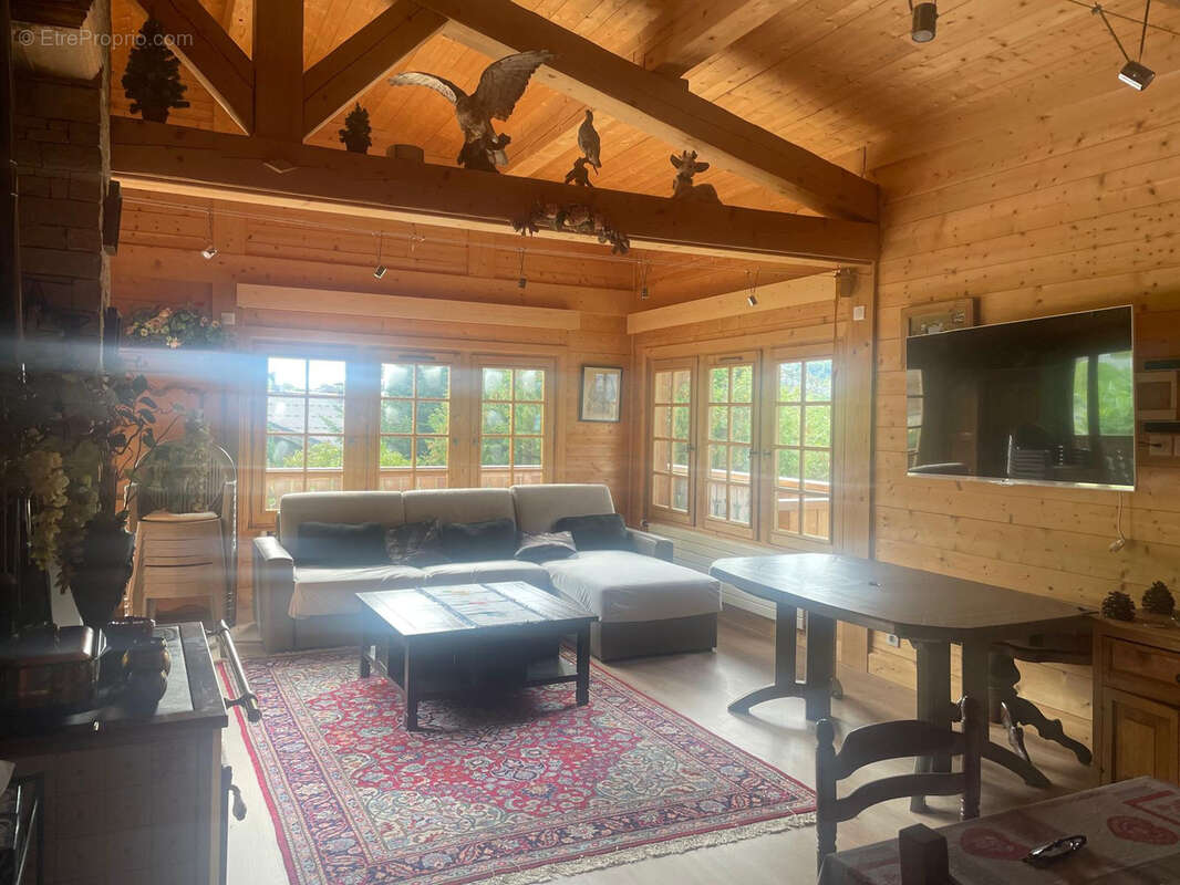 Maison à DEMI-QUARTIER