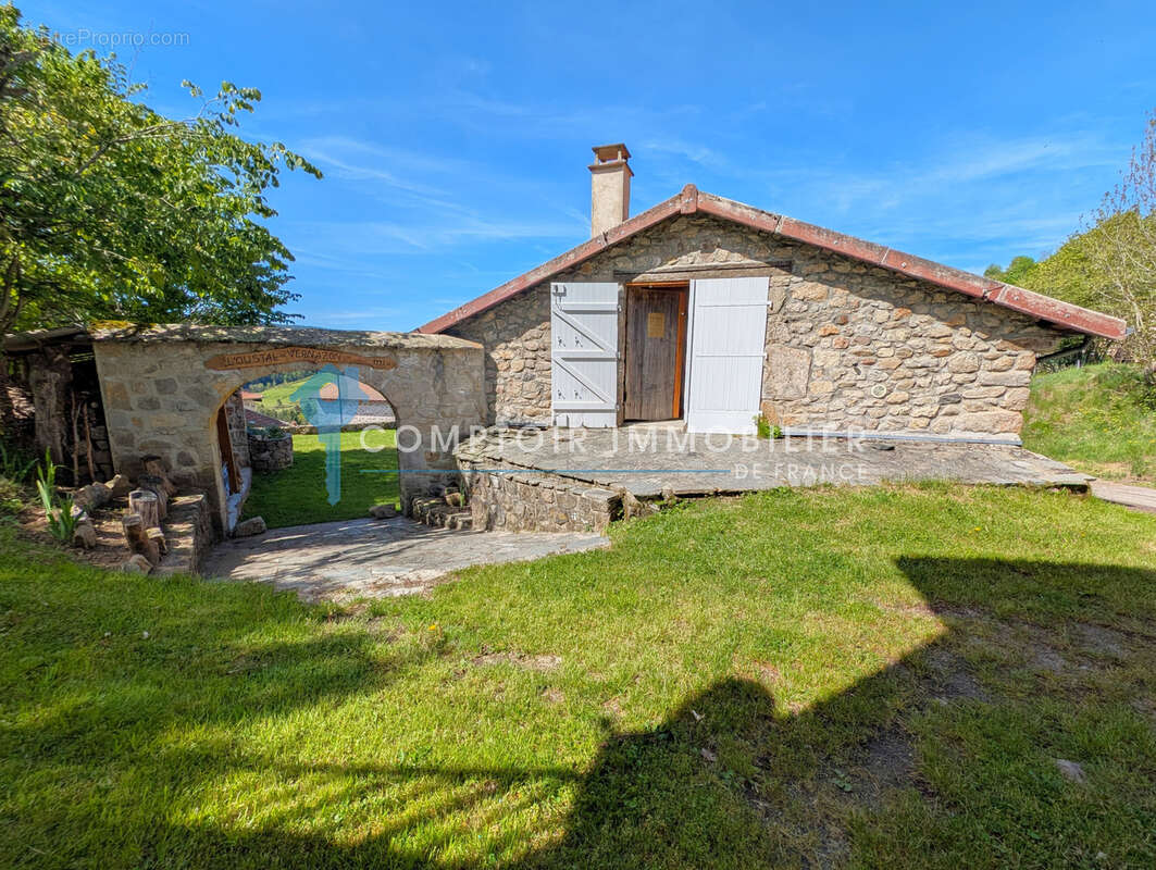 Maison à COUCOURON