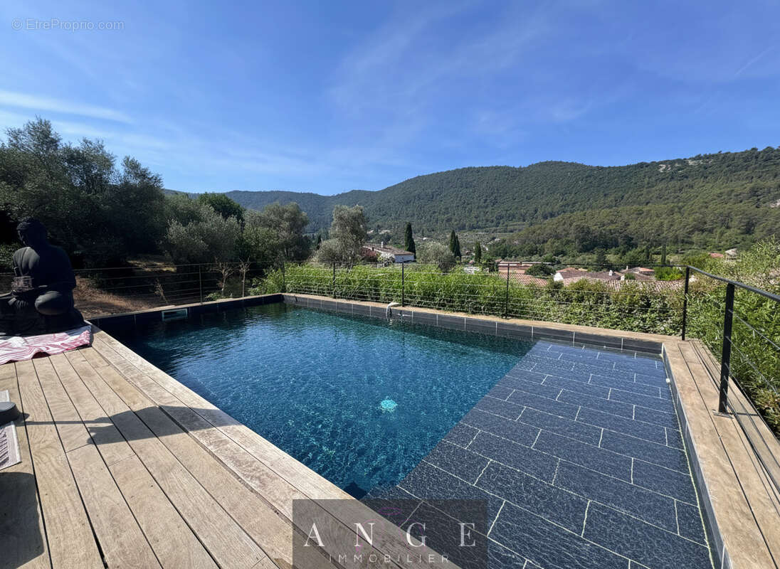 Maison à SOLLIES-TOUCAS