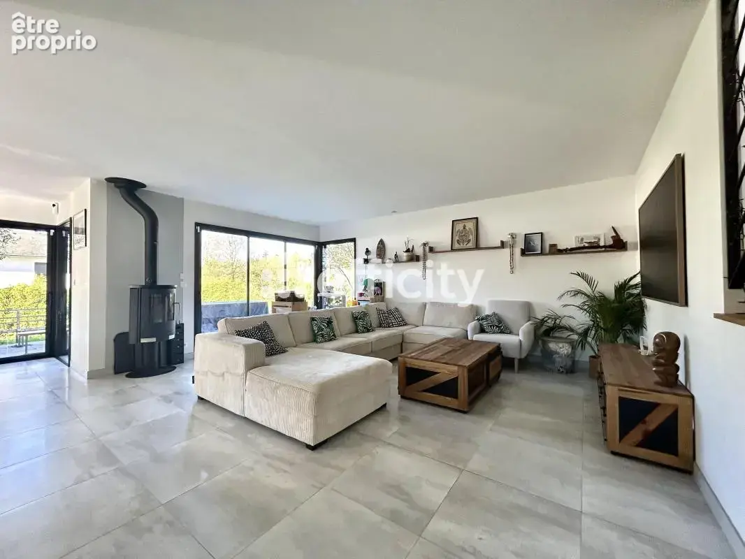 Maison 206 m² à Vezin-Le-Coquet  - photo 2