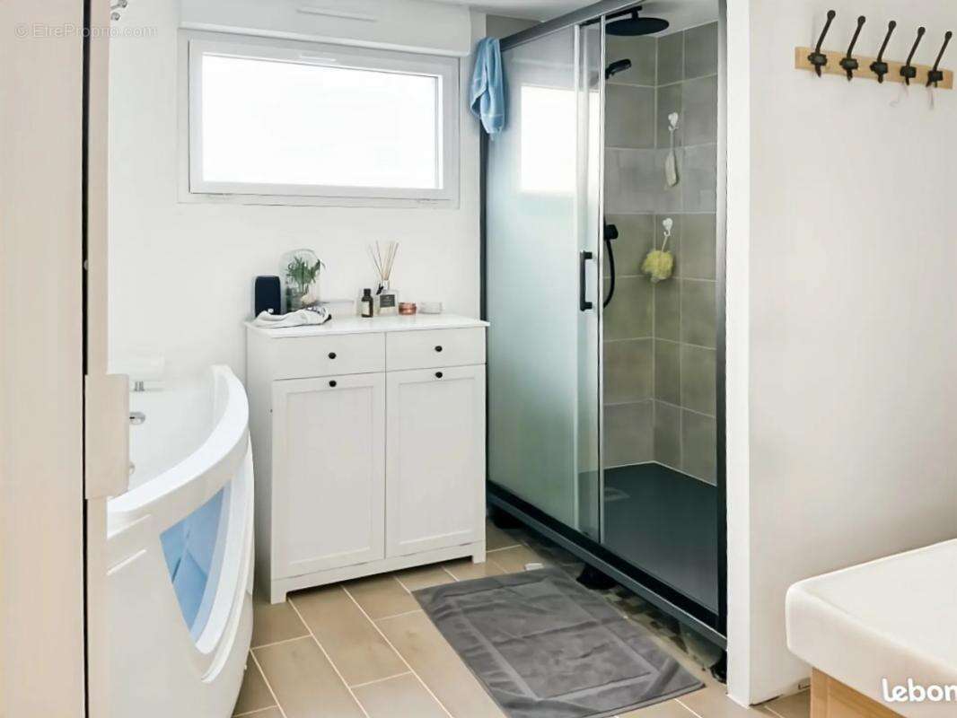 Maison à LES HERBIERS