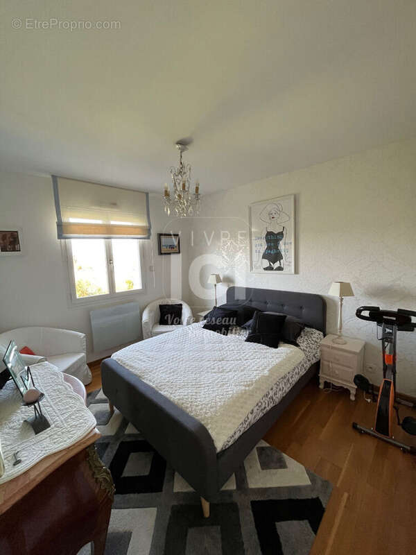 Maison à LA CHAPELLE-BASSE-MER