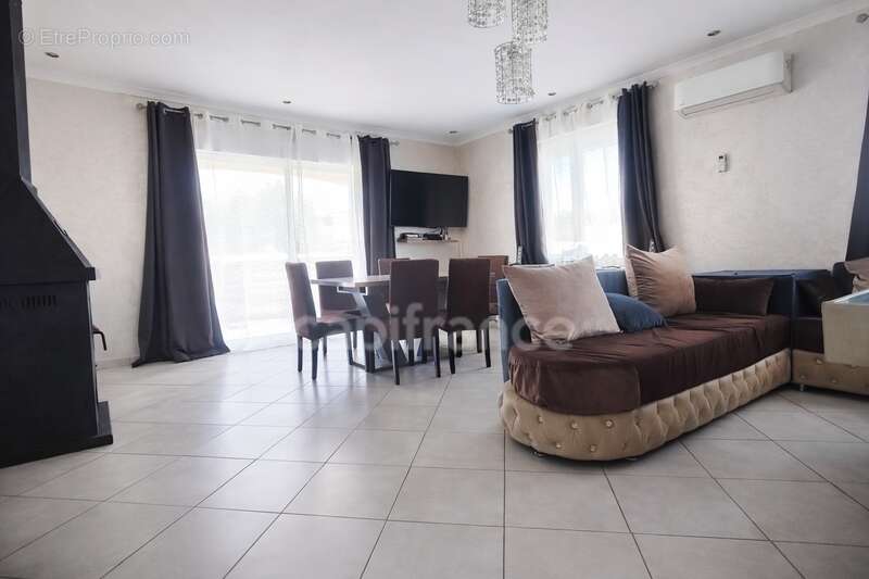 Maison à SAINT-GILLES