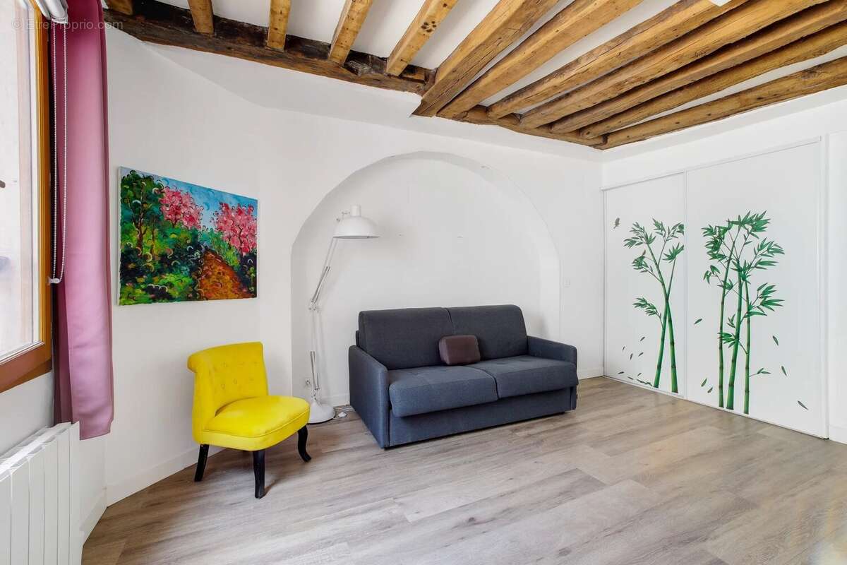 Appartement à PARIS-3E