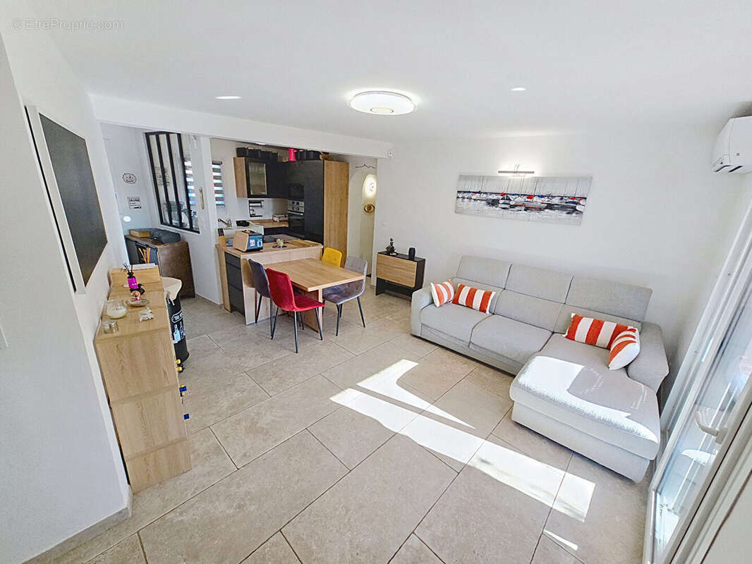 Appartement 68 m² à Six-Fours-Les-Plages  - photo 3