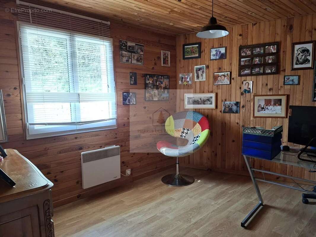 Commerce à LE COLLET-DE-DEZE