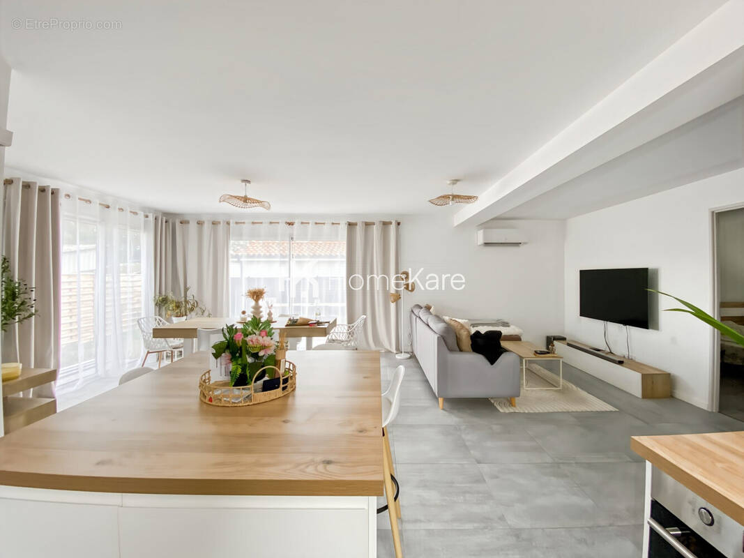 Maison à VILLENAVE-D&#039;ORNON