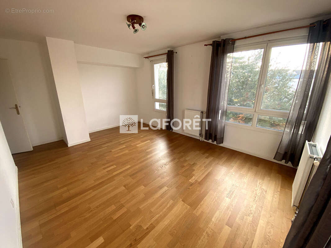 Appartement à LES MUREAUX