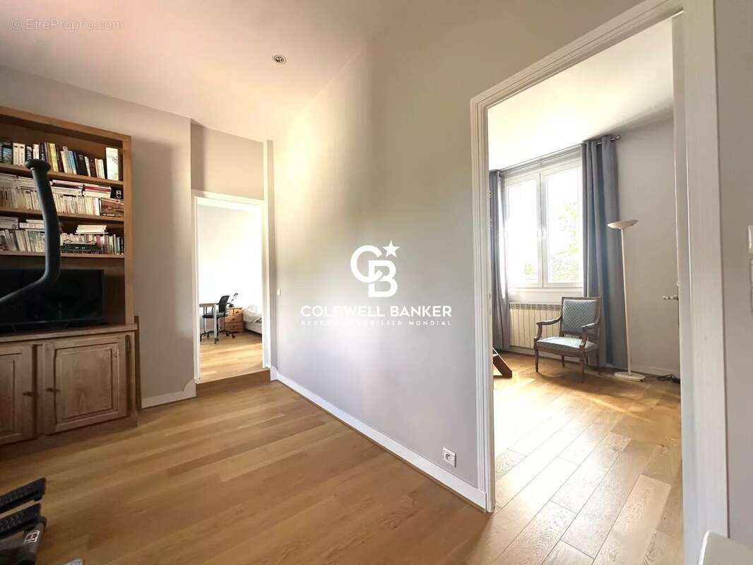 Maison à LE VESINET