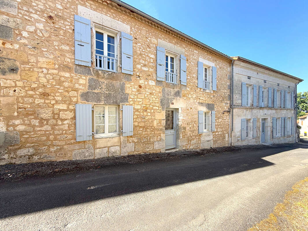 Maison à CHARRAS