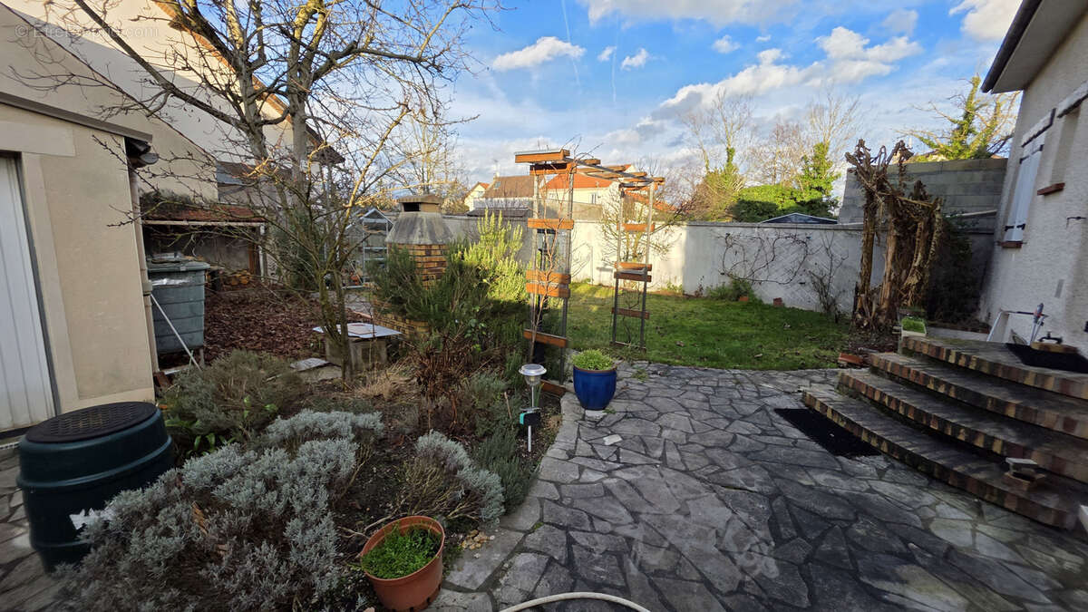 Maison à TREMBLAY-EN-FRANCE