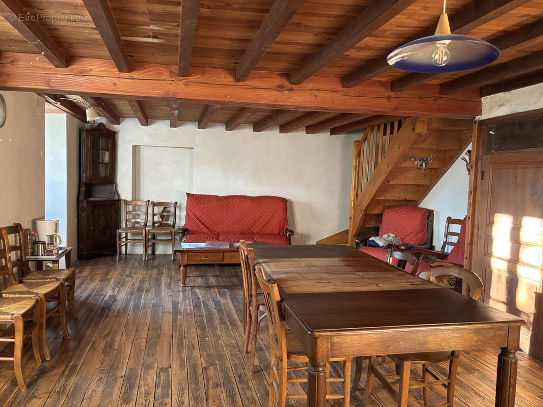 Maison à SAINT-DIDIER-SUR-ROCHEFORT