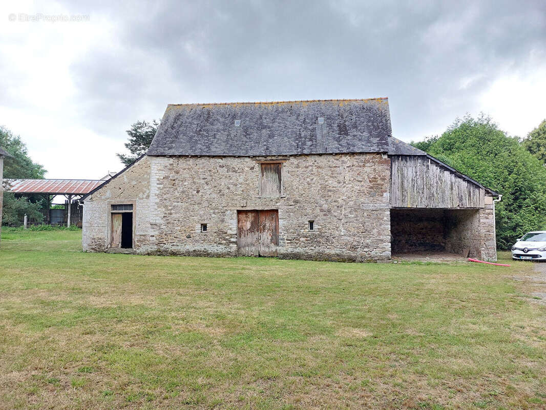Maison à SAINT-THUAL