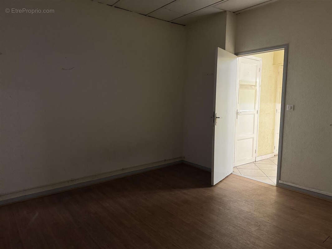 Commerce à VIMOUTIERS