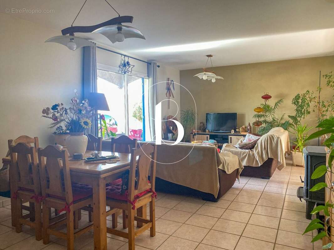 Maison à LAGORCE