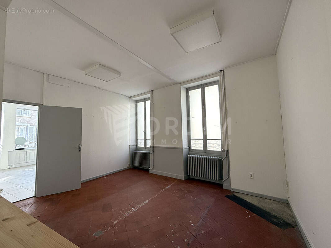Appartement à DONZY