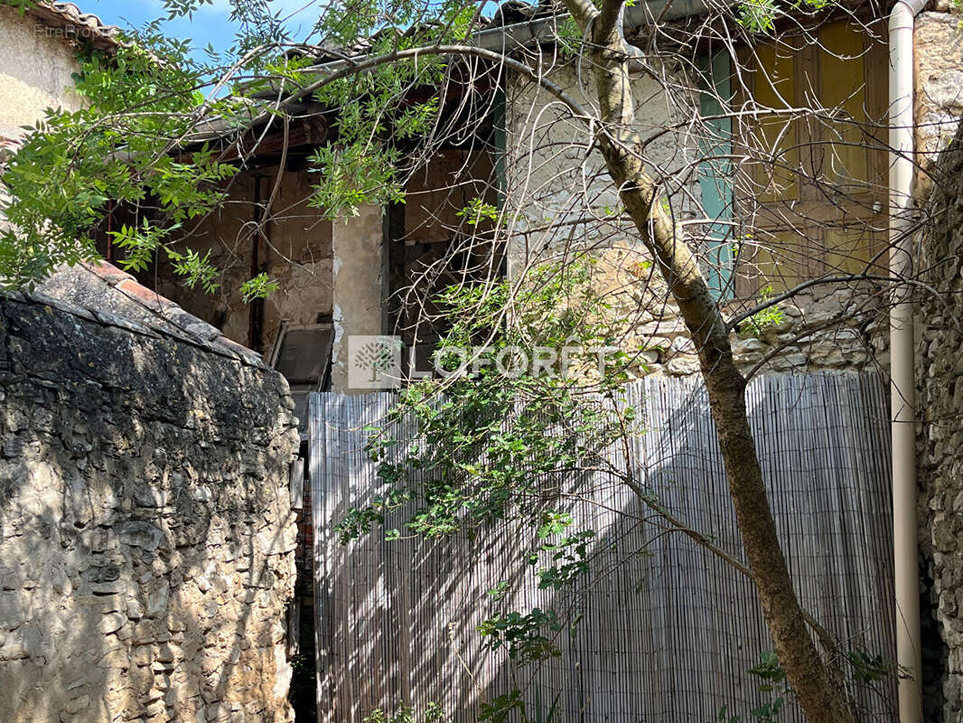 Immeuble L Isle Sur La Sorgue 6 pièce(s) 107 m2 - photo 5