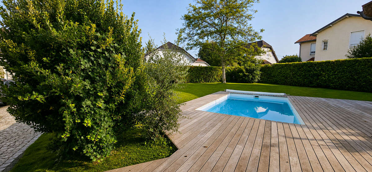 La campagne en ville ! Une adresse rare au coeur de Trespoey Maison T4 - 100 m² - Piscine - photo 3