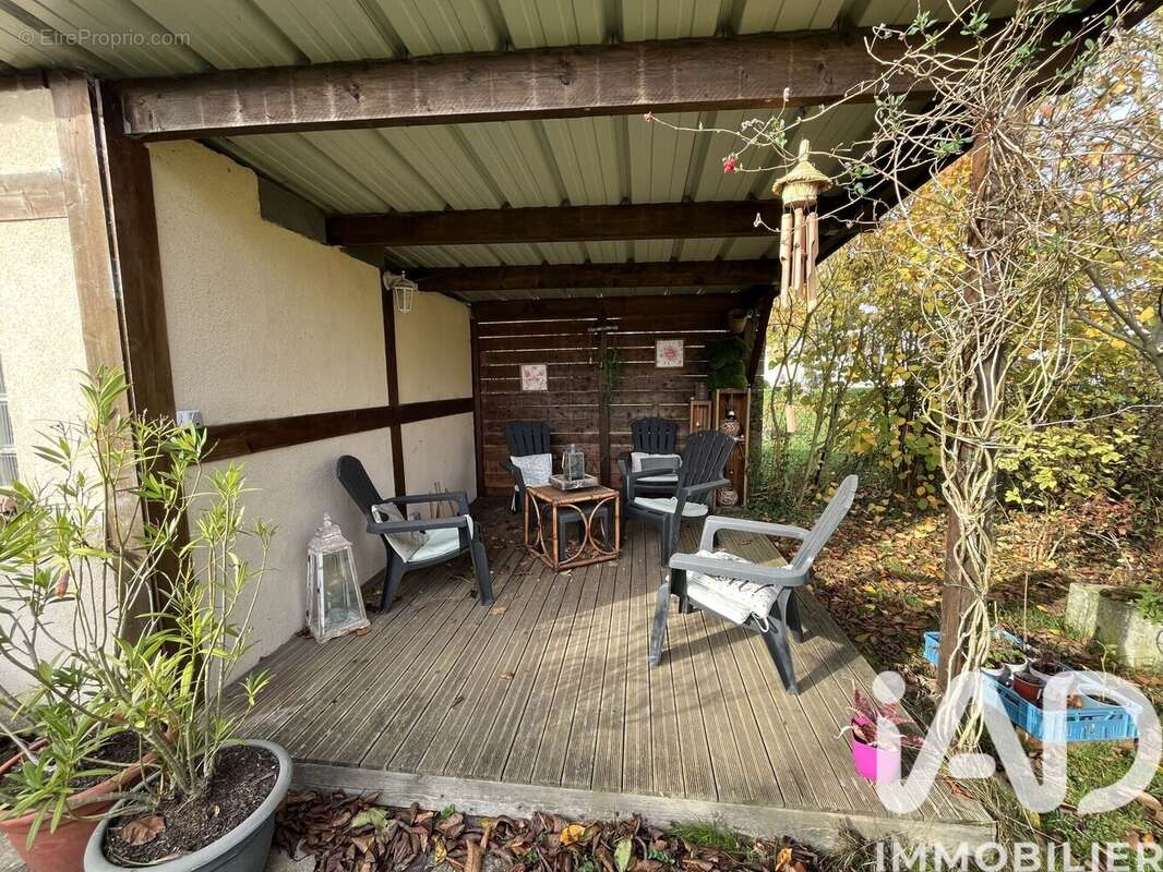 Photo 2 - Maison à LE MONT-SAINT-ADRIEN