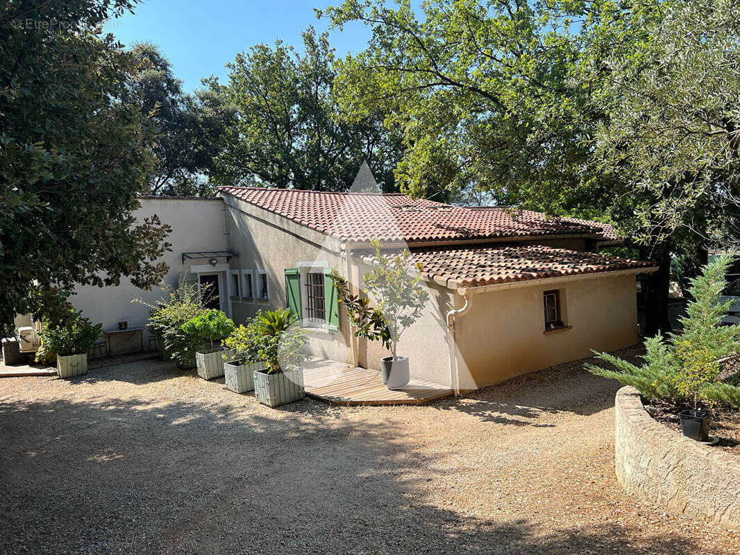 Maison à LA ROQUEBRUSSANNE