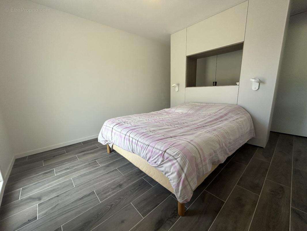 Maison à SAINTE-EULALIE-EN-BORN