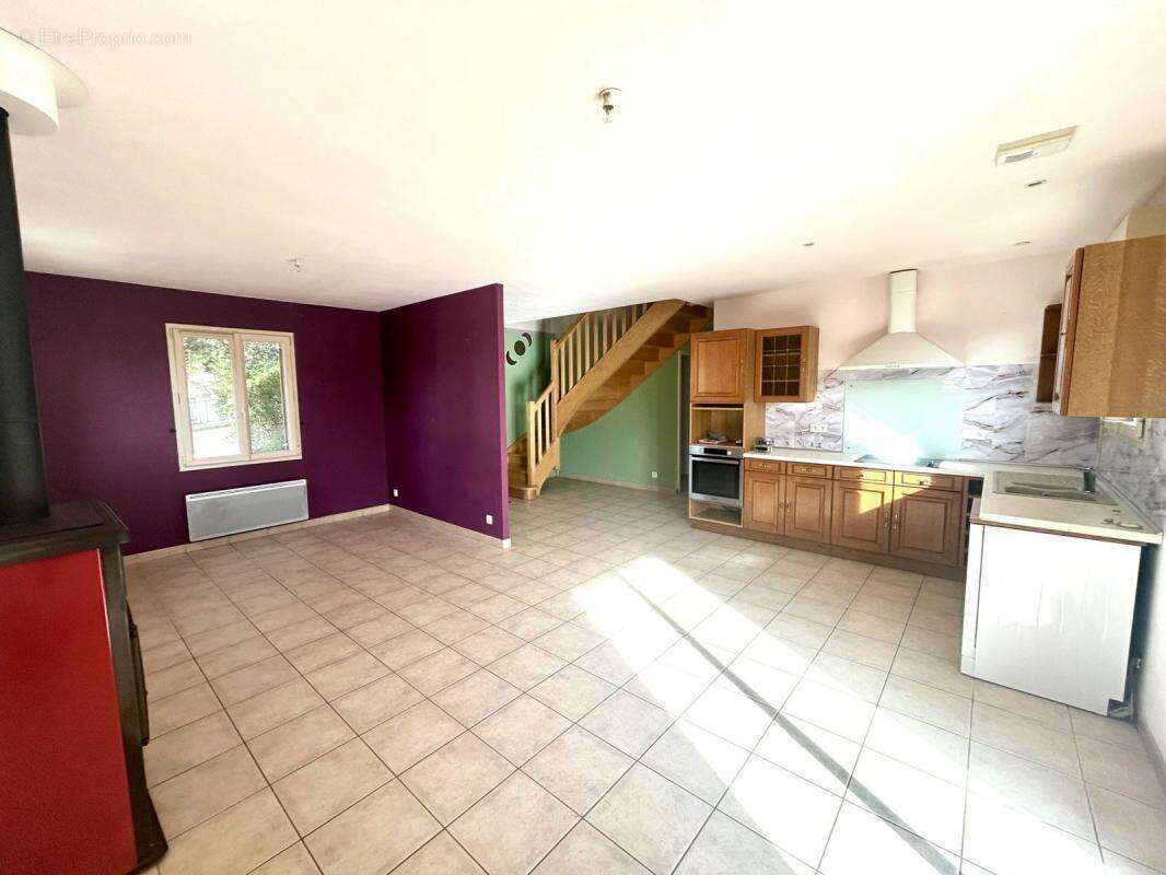 Maison à LACHAPELLE-AUZAC