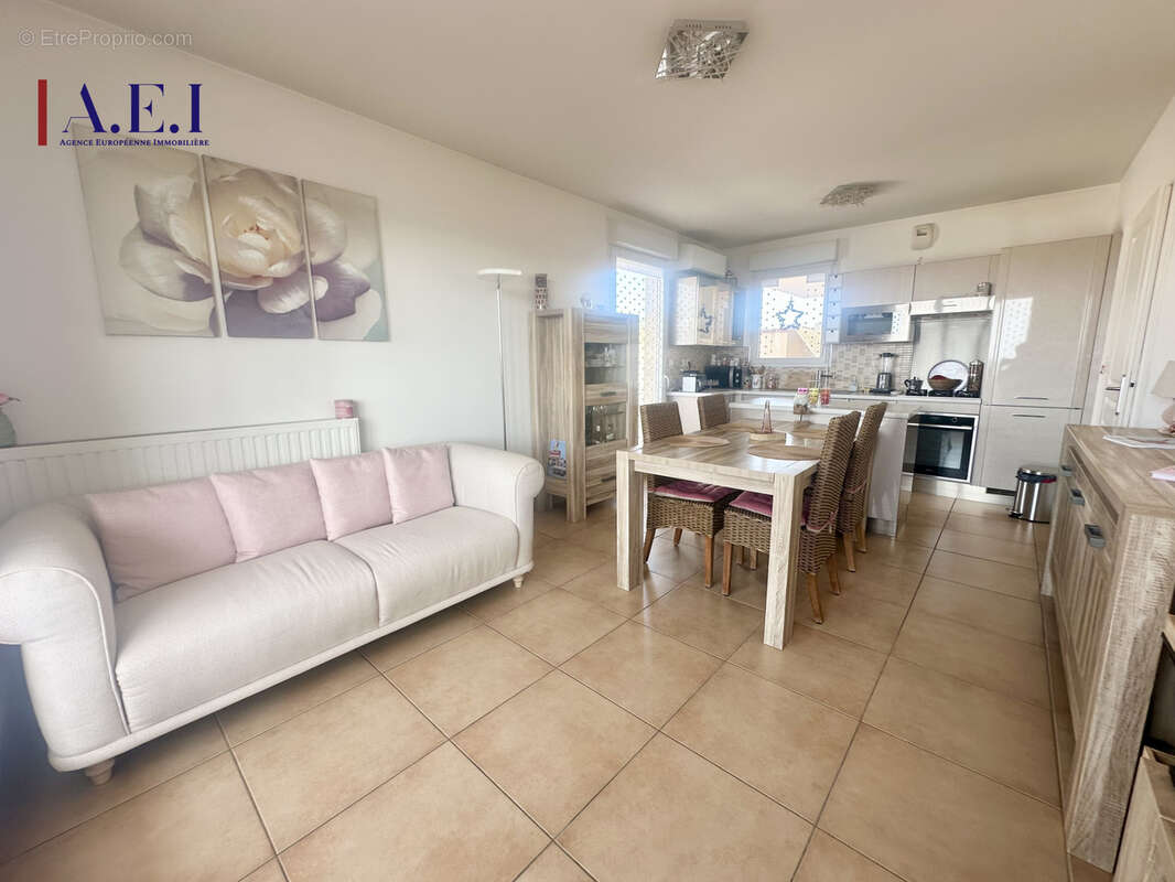 Appartement à SIX-FOURS-LES-PLAGES