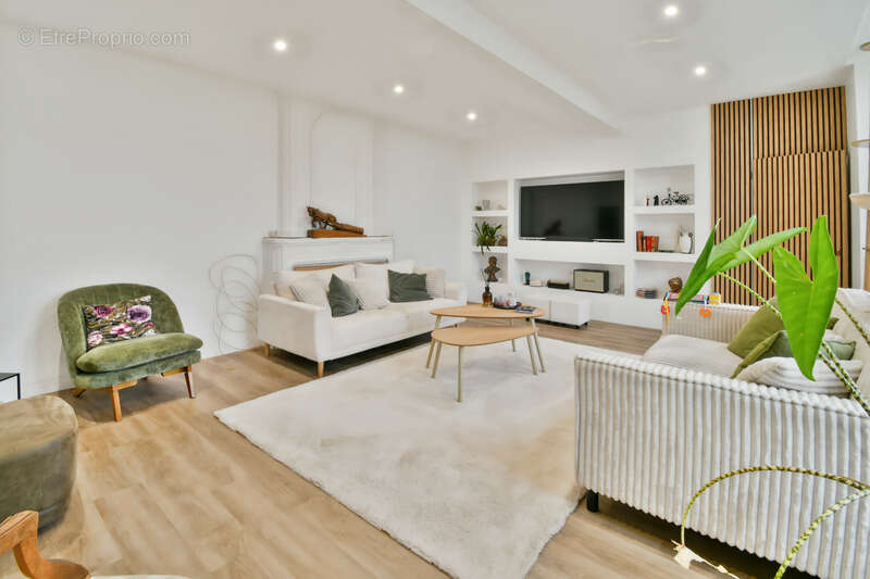 Maison à TONNAY-CHARENTE