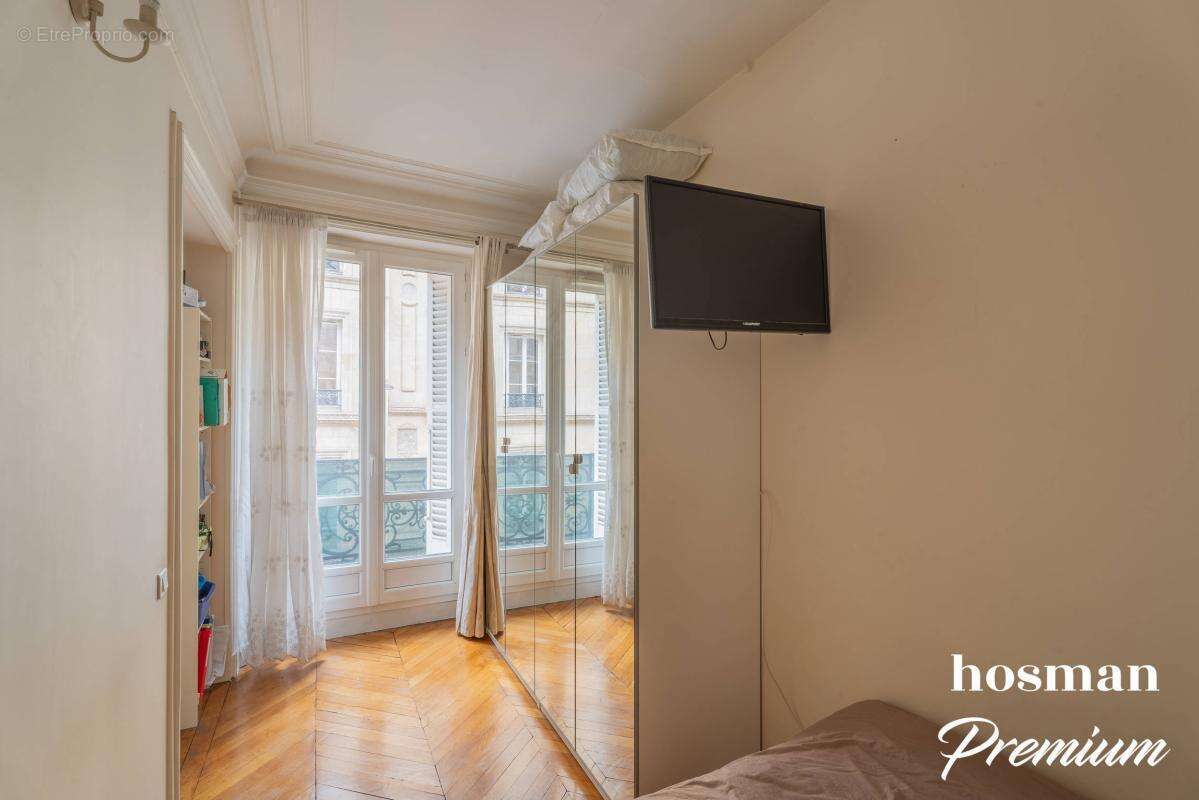 Appartement à PARIS-8E