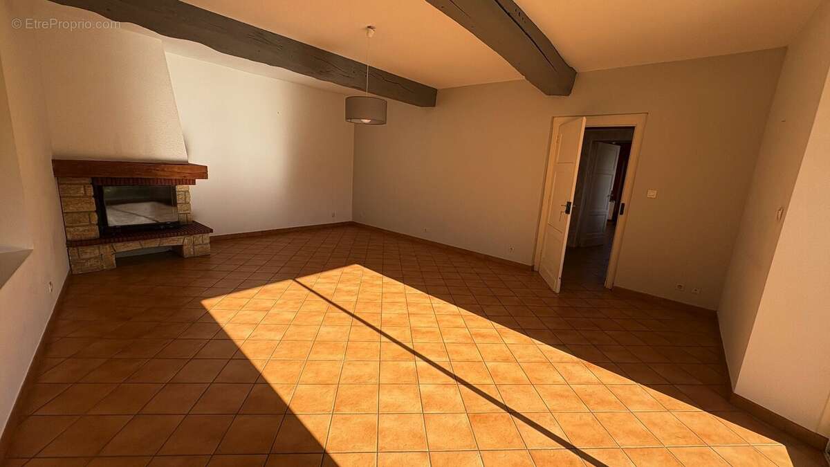 Maison à MONTAIGUT-SUR-SAVE