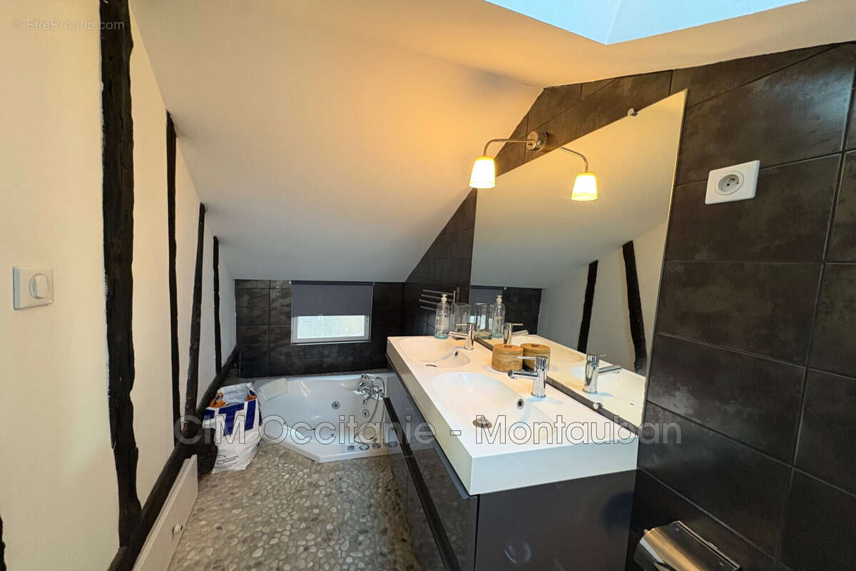 Appartement à SAINT-ANTONIN-NOBLE-VAL