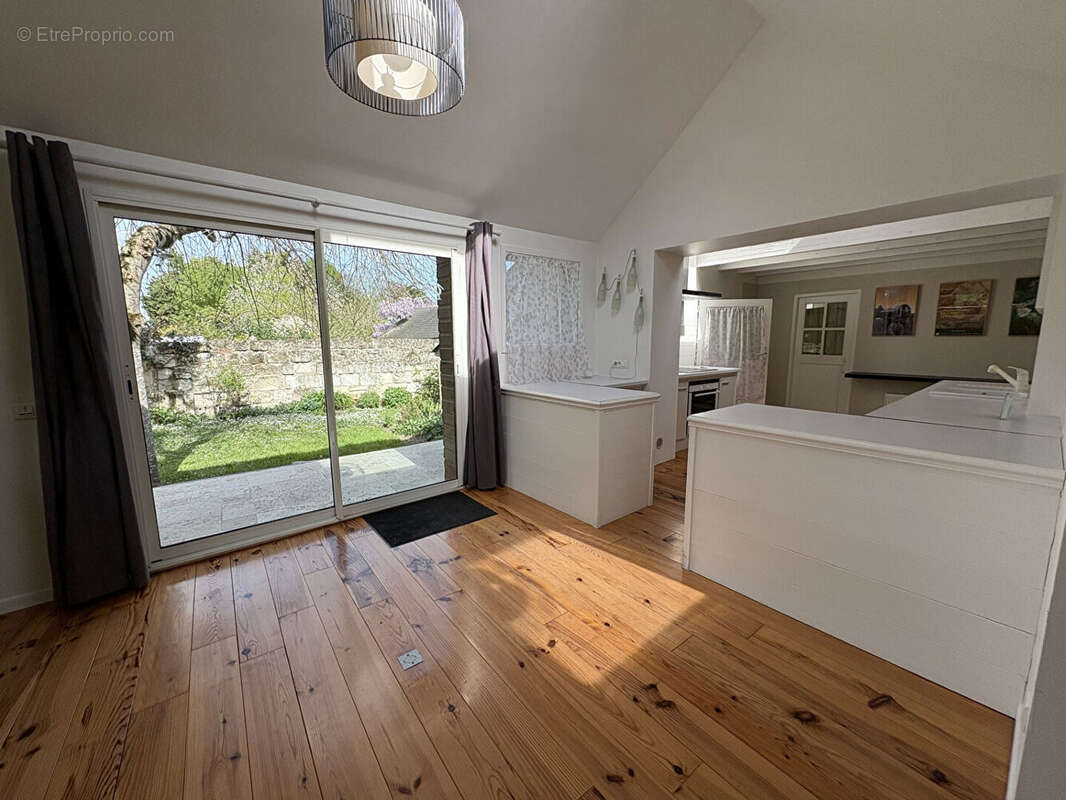 Maison à SAINT-CLEMENT-DES-LEVEES