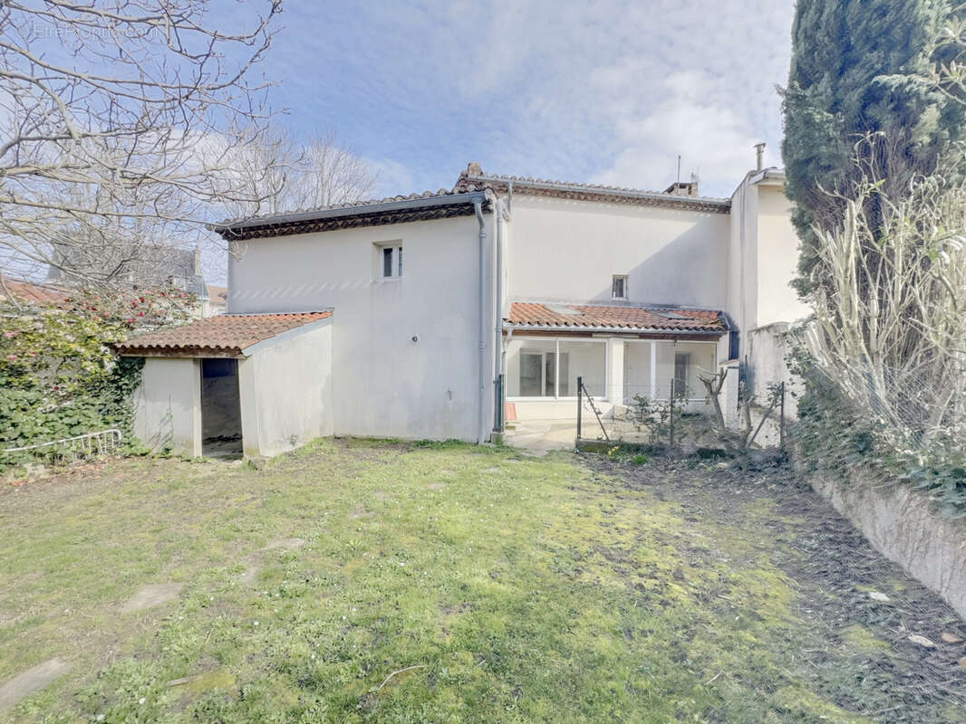 Maison à LABRUGUIERE