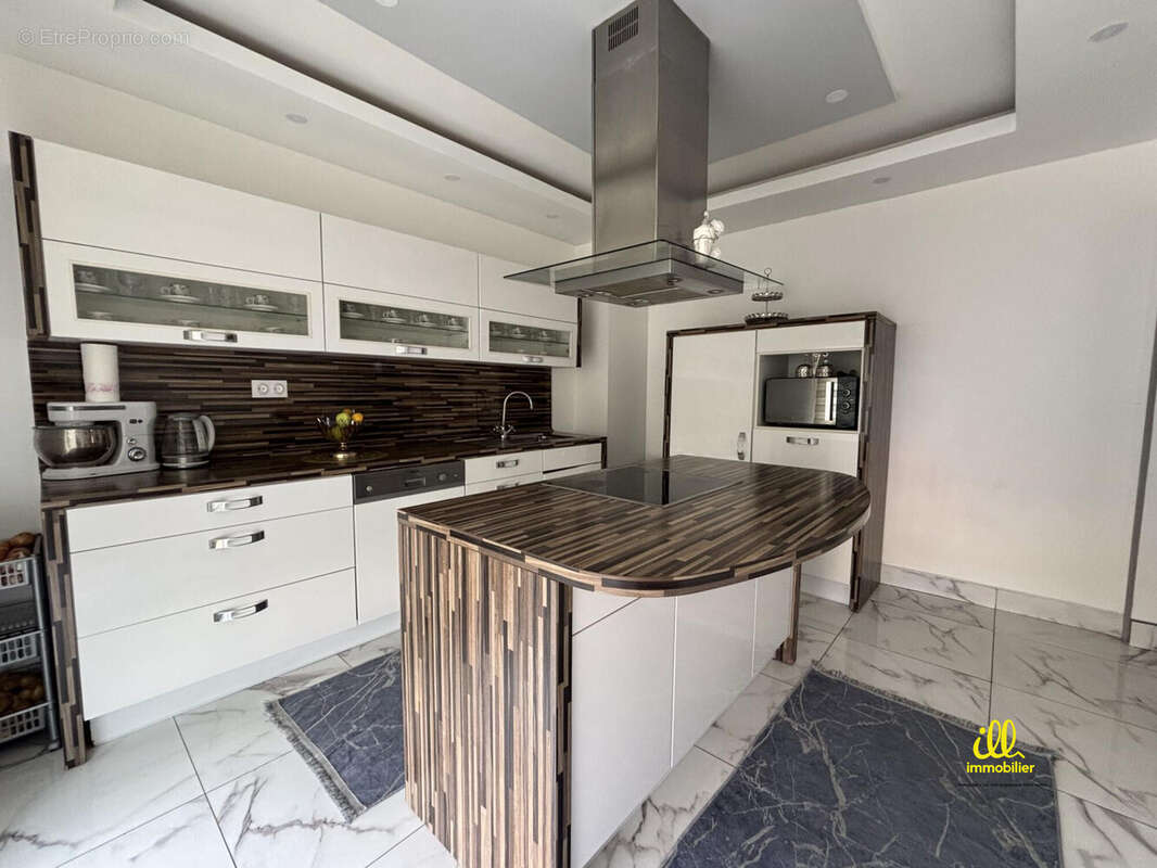 Maison à CHARLEVILLE-MEZIERES