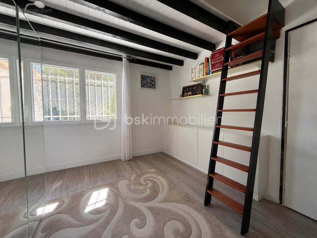 Maison à VENTABREN