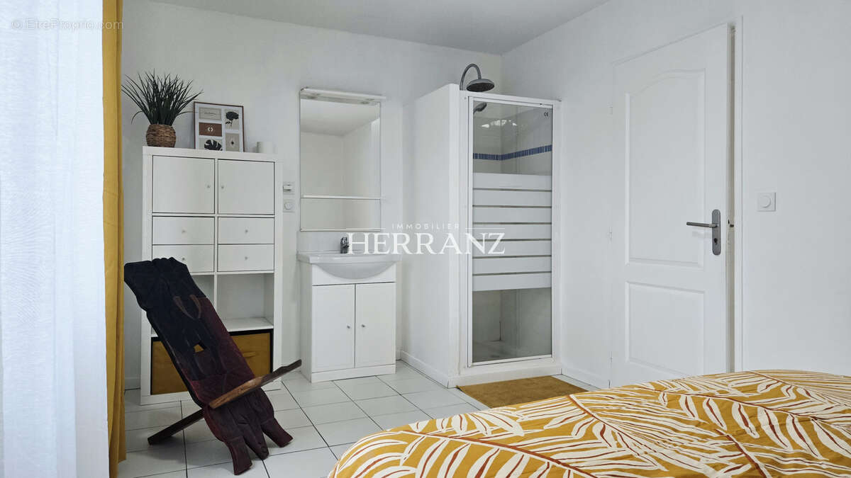 Appartement à MONTGUYON