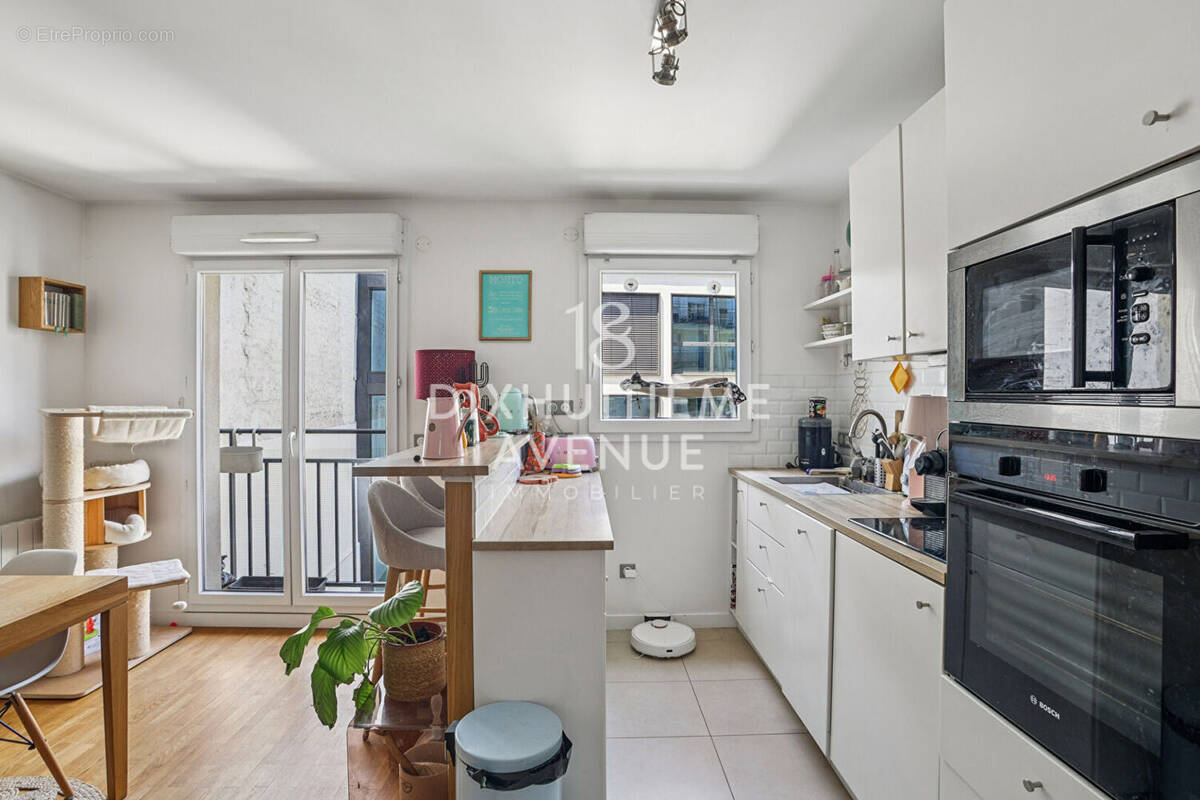 Appartement à PARIS-18E