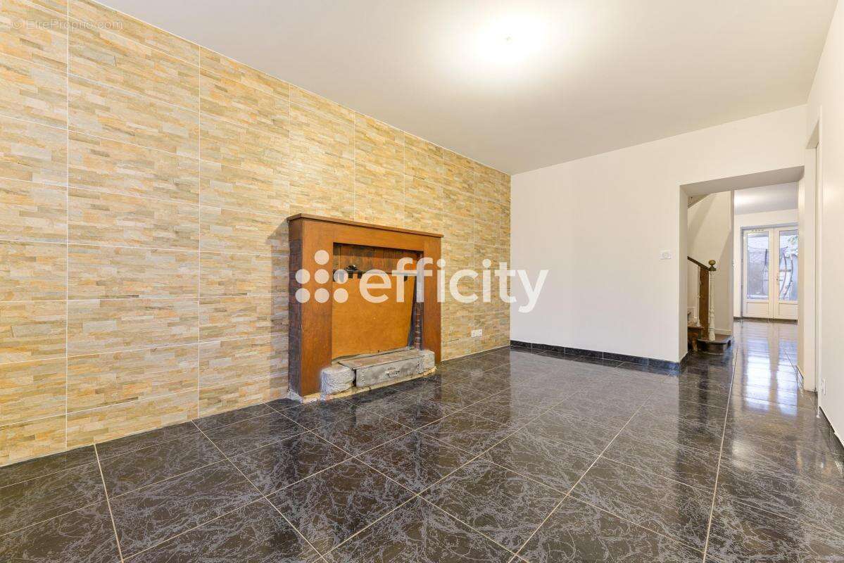 Maison à AIGREFEUILLE-SUR-MAINE