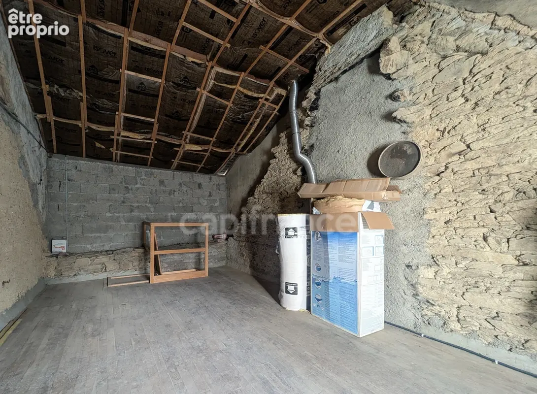 Maison mitoyenne en pierres à rénover avec 2 hectares de terrain plat à Carentoir – Idéal chevaux et projets nature.” - photo 13