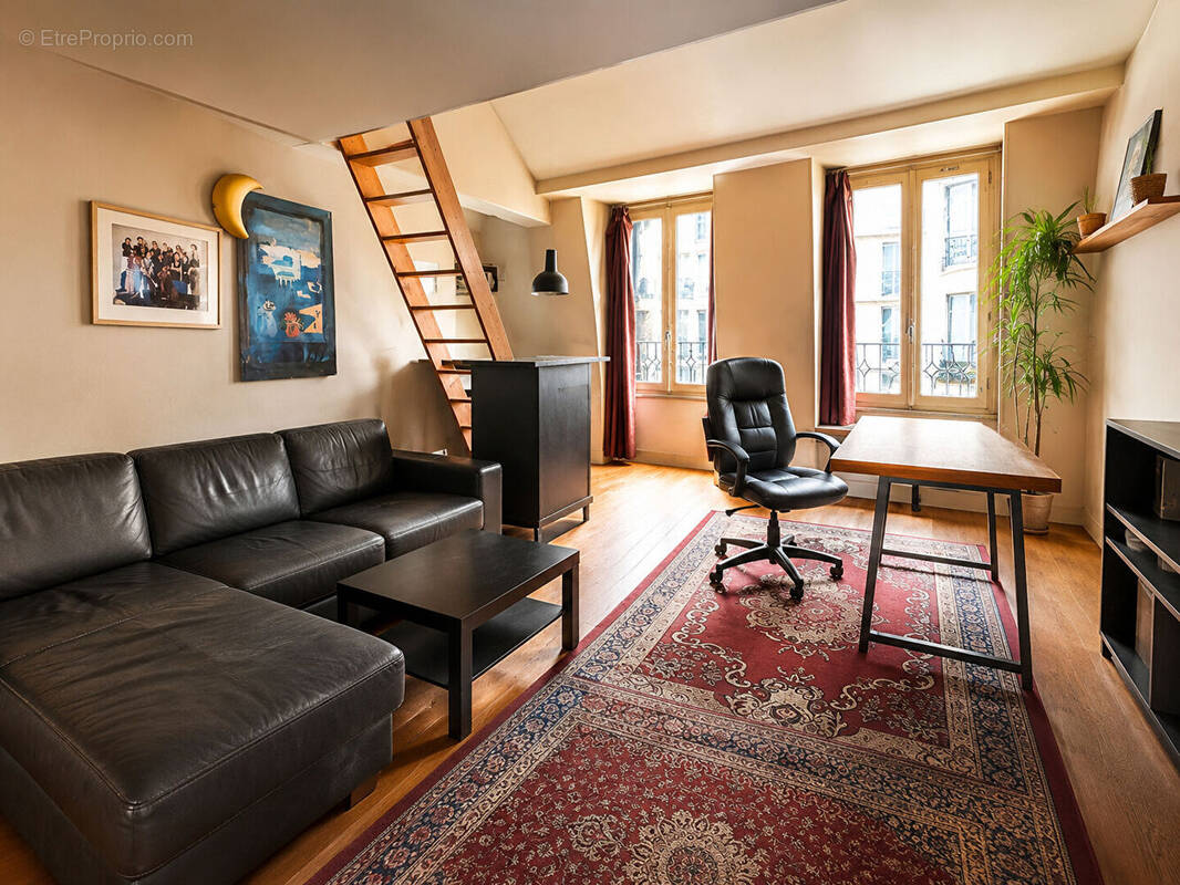 Appartement à PARIS-14E