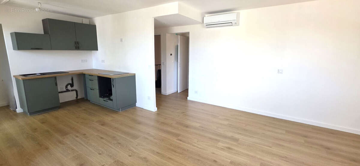 Appartement à MAUGUIO